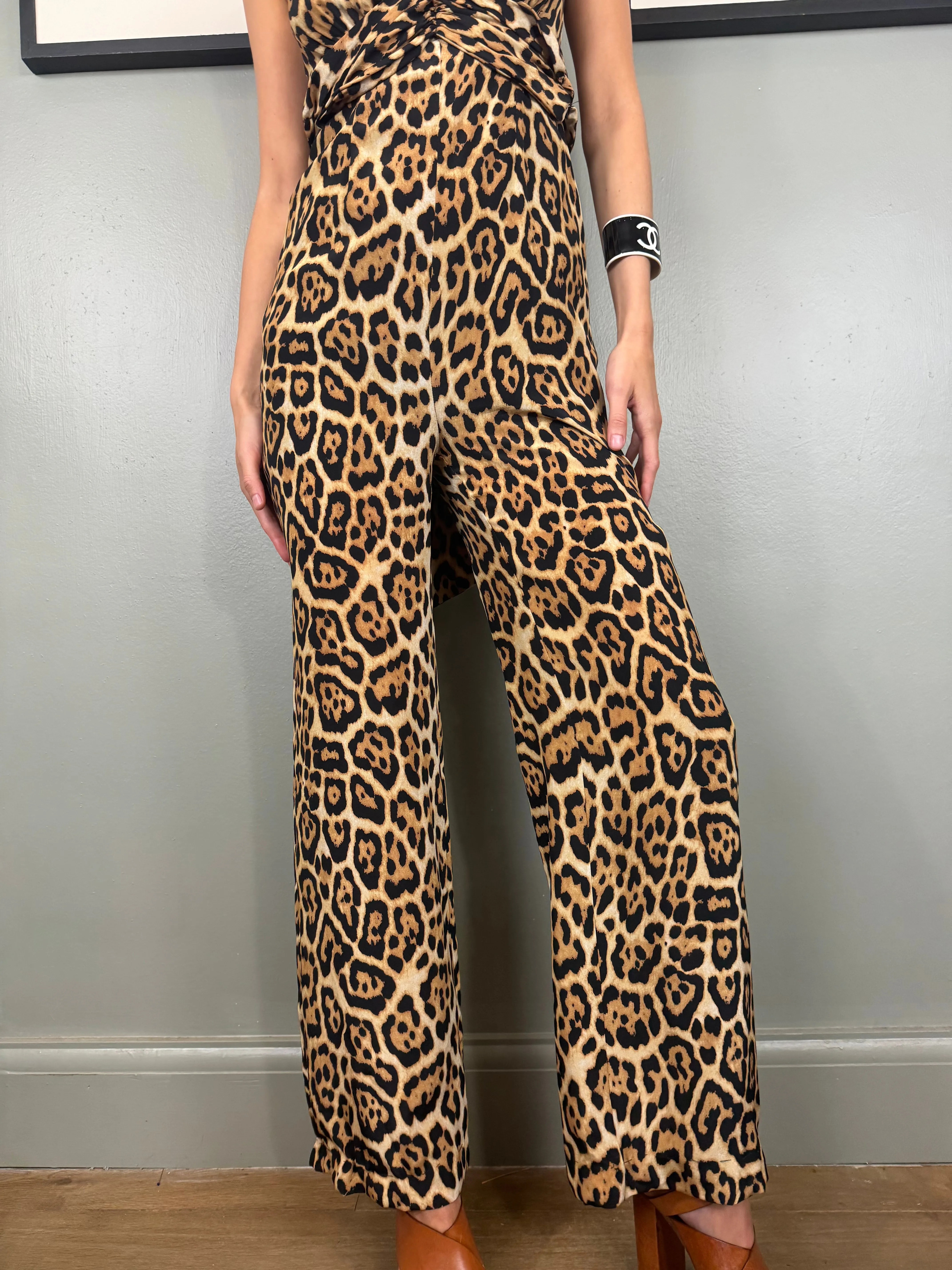 Donna, 70s leopard print jumpsuit