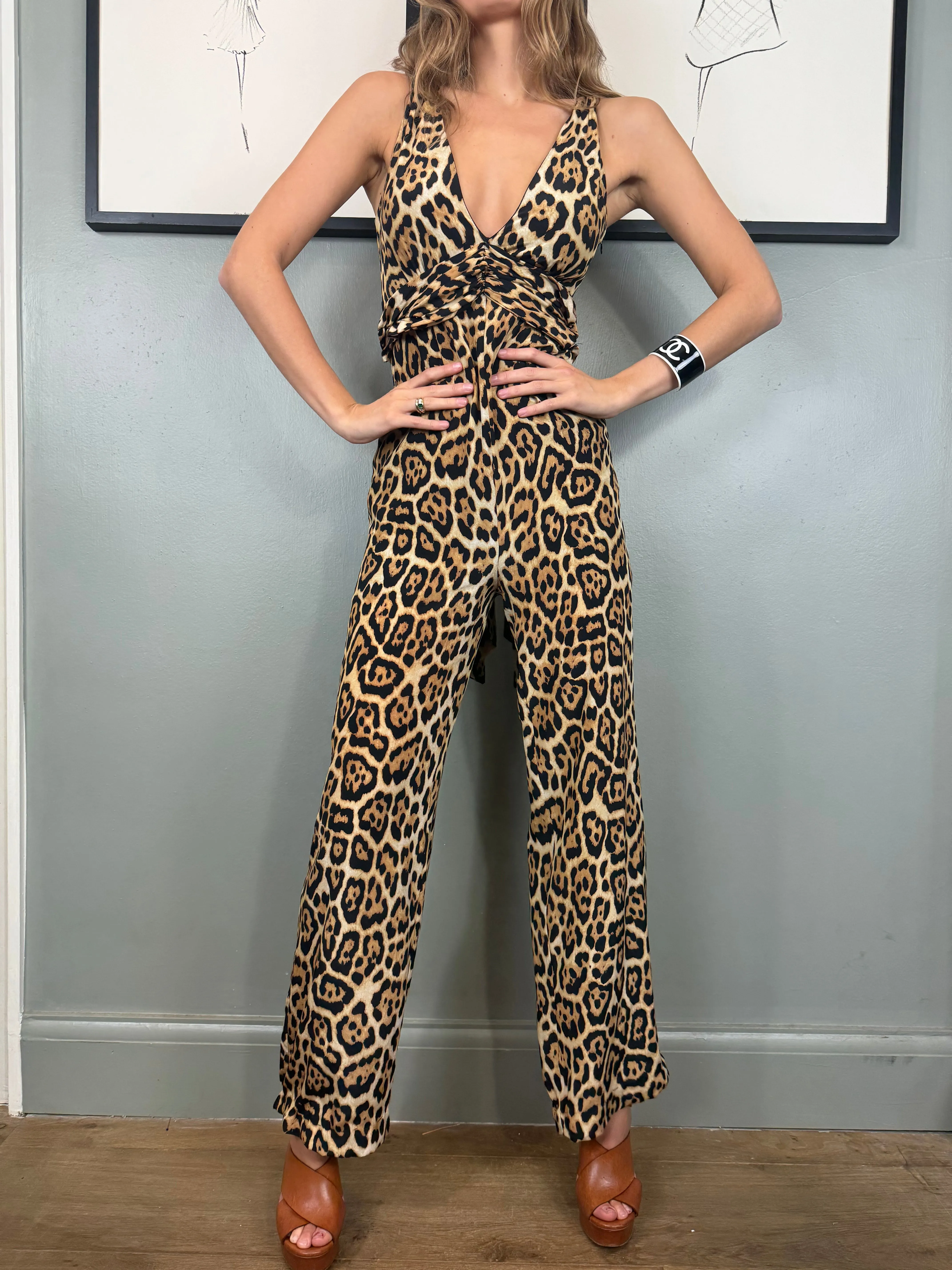 Donna, 70s leopard print jumpsuit