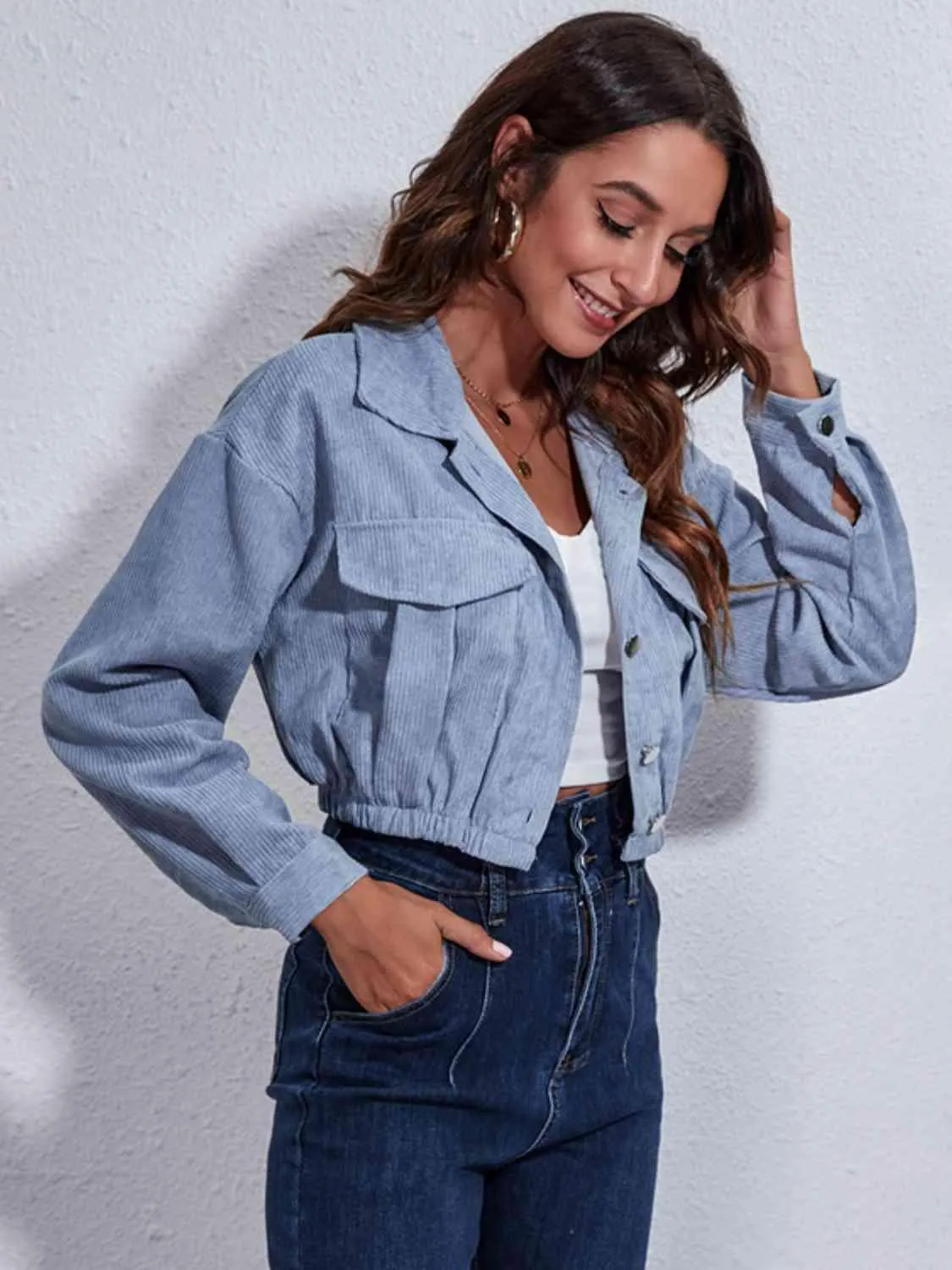 Fashion-forward Comfort Buttoned Cropped Jacket