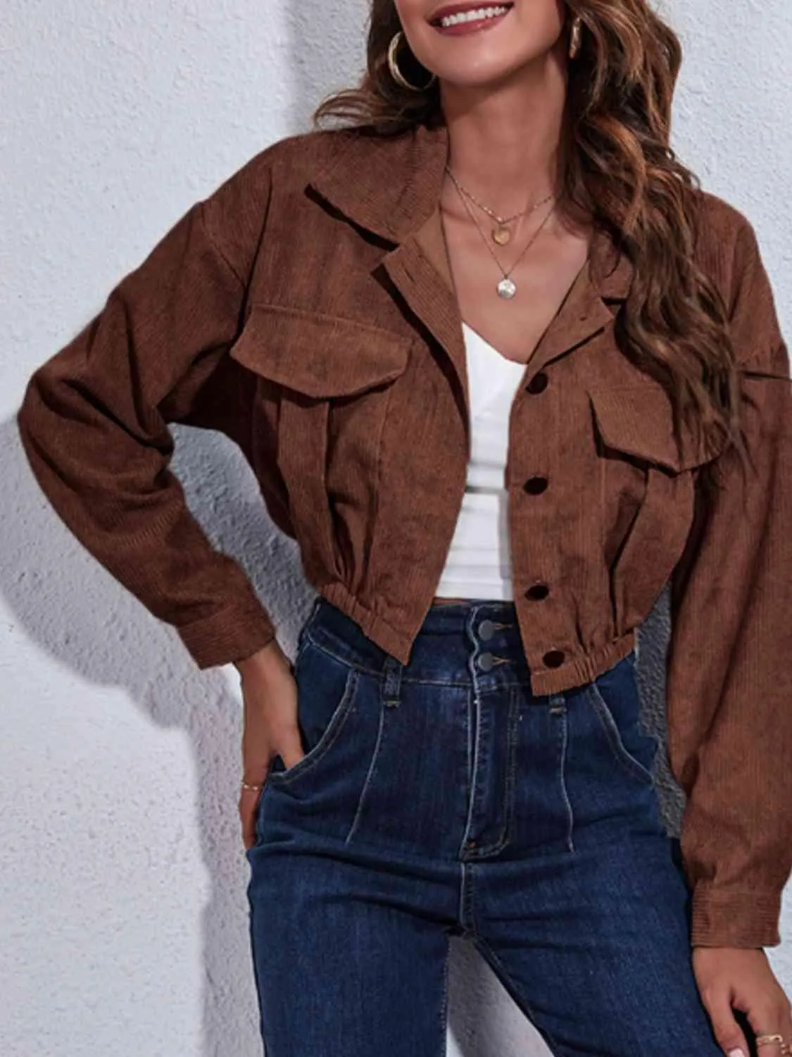 Fashion-forward Comfort Buttoned Cropped Jacket
