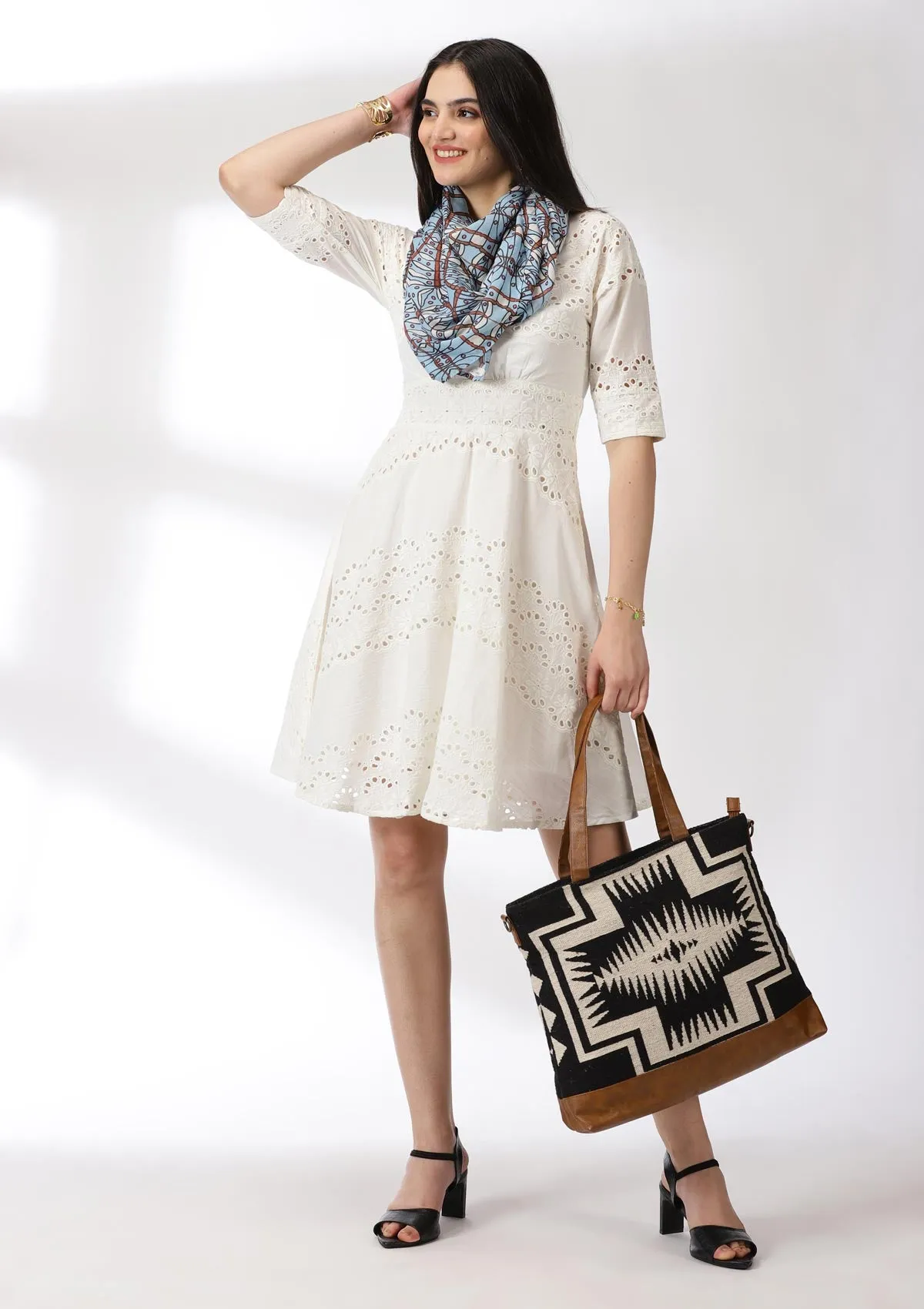 Pose Scarf